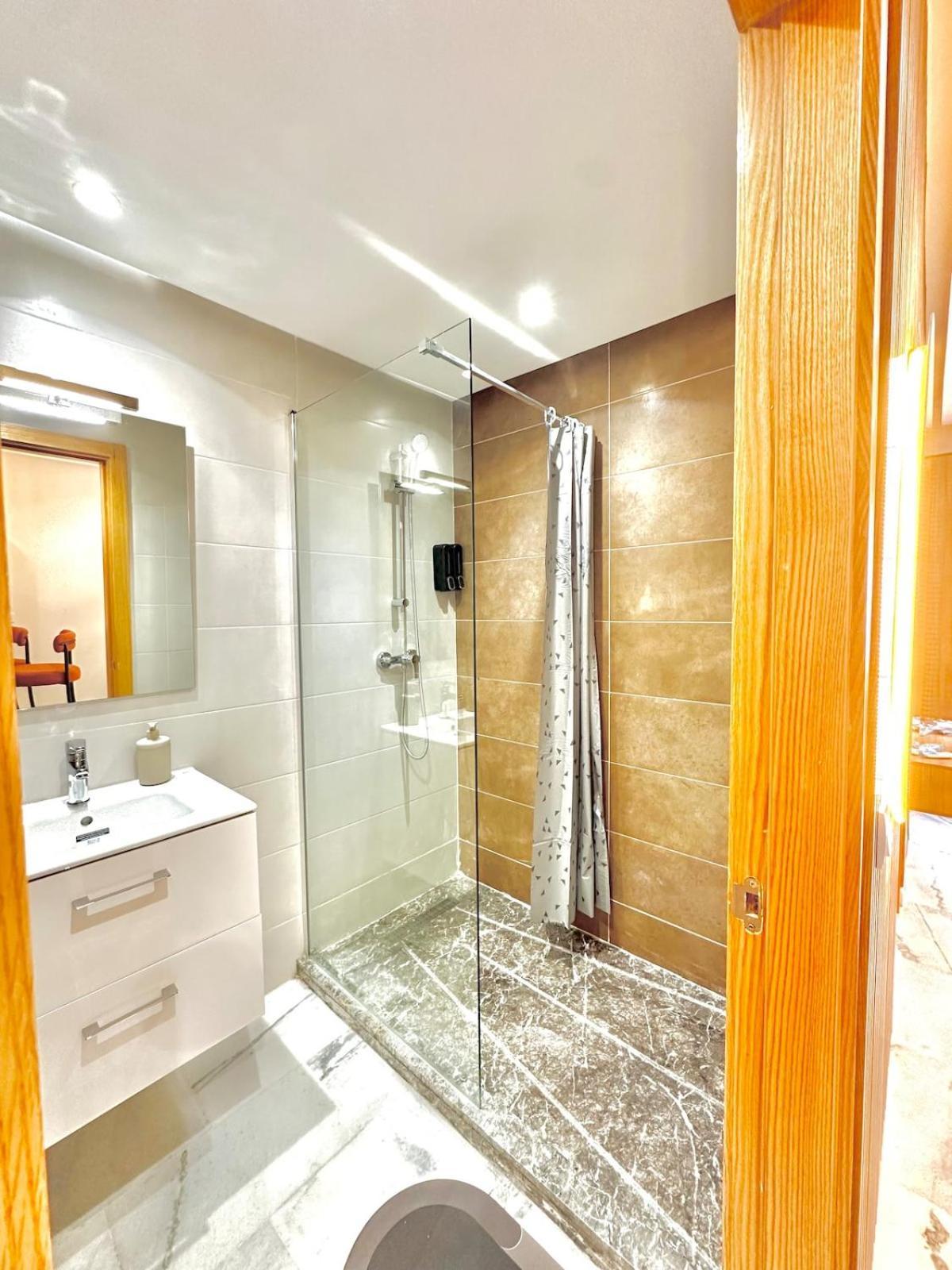 As163 Elegant Coeur Tramway Parking Wifi Apartamento